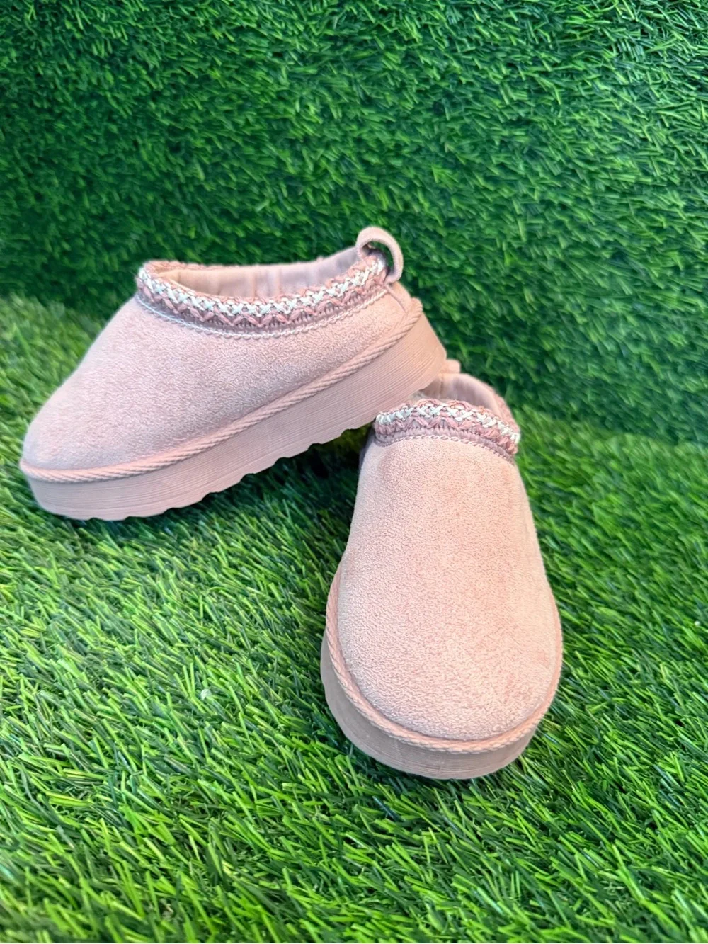 Olivia & Kate Kids girls Slip-On Casual Clog Shoes in Light Pink size 8c